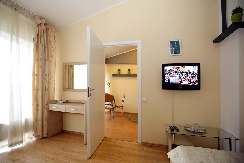 Apart Hotel Tomo Free Parking Riga Room photo