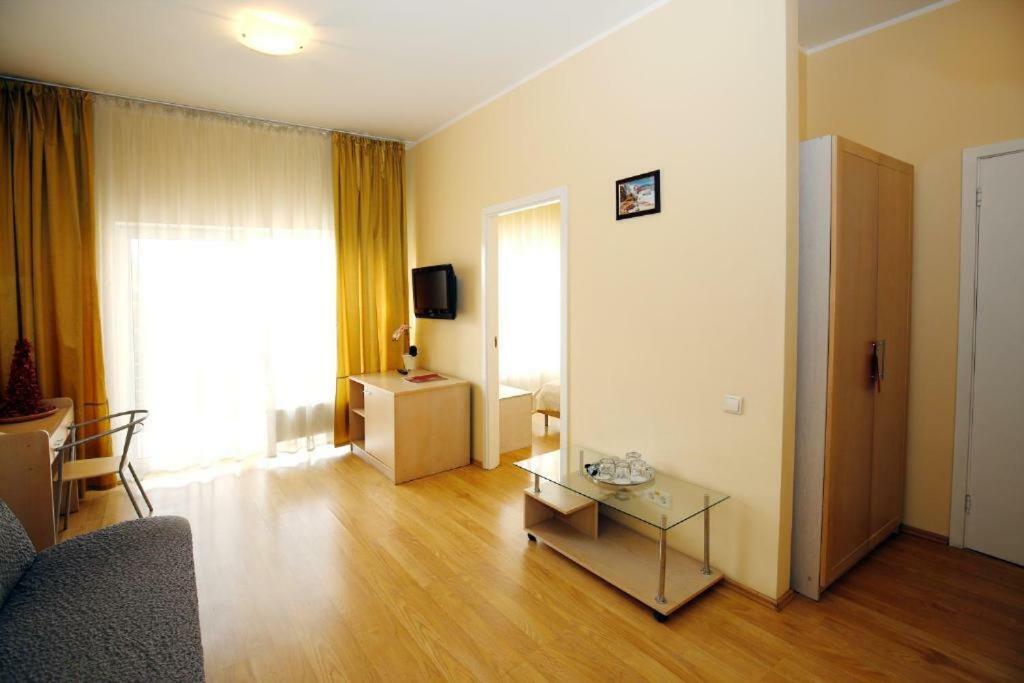 Apart Hotel Tomo Free Parking Riga Exterior photo